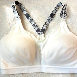 2 sports bra-Victoria’s Secret Incredible Lightweight(32D)